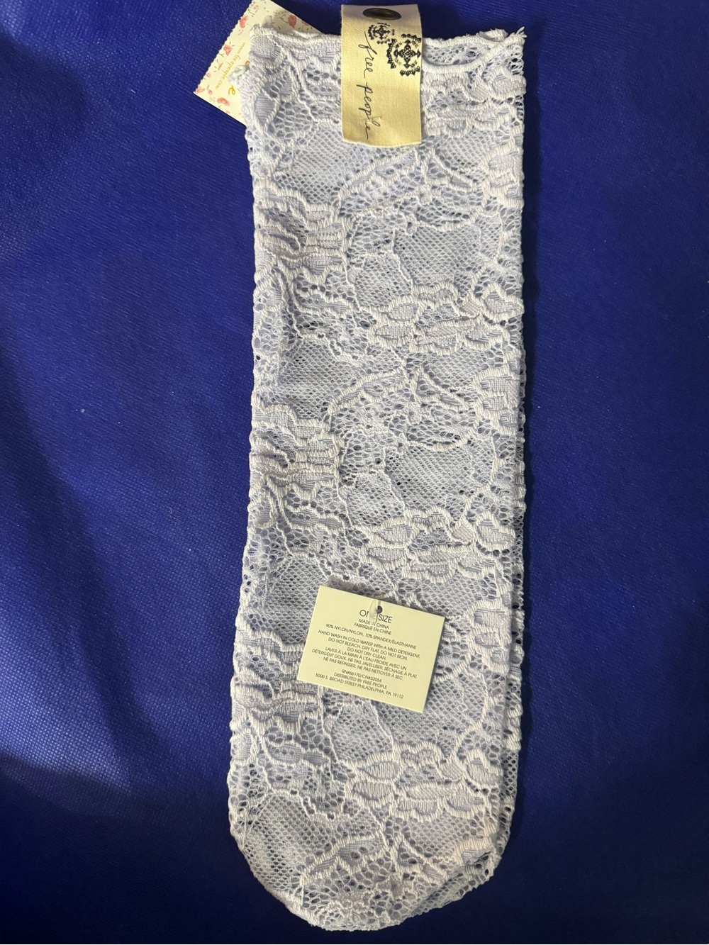 🧦 Free People lovely in lace Socks in light Lavender/Blue hues - NWT - One Size - Picture 2 of 4